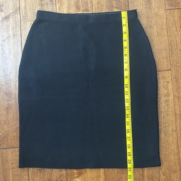 NWT Milano Knitted Stretch Skirt Jet Black Size M - Picture 4 of 7